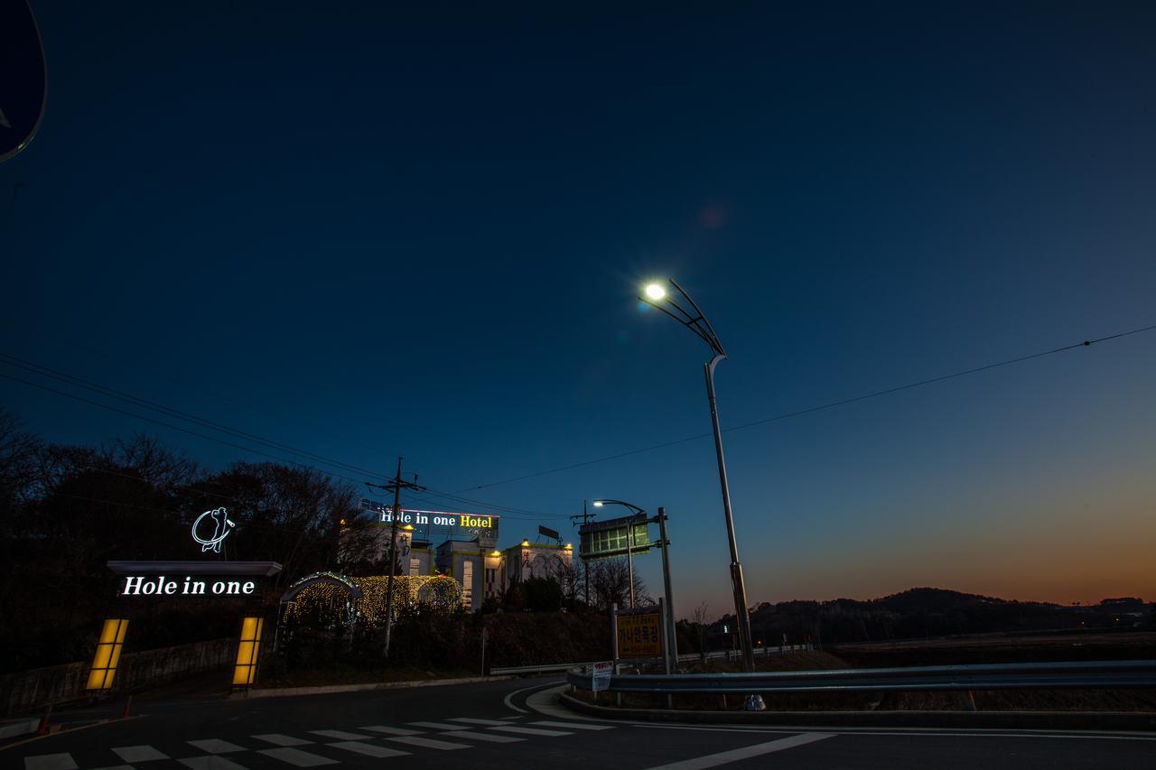 一杆进洞酒店 Sacheon 外观 照片